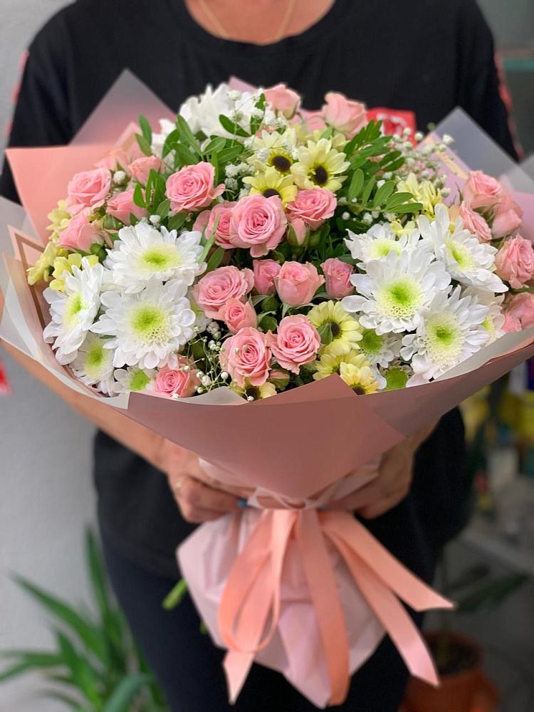 Букет цветов из: Розы и Хризантемы в Удельной