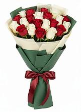 Букет Микс из красных и белых роз #REPLACE_PRED# Удельной