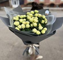 Букет Белые кустовые розы Солинеро в Удельной