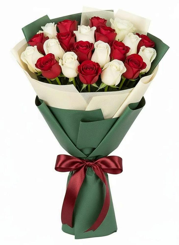 Букет Микс из красных и белых роз в Удельной